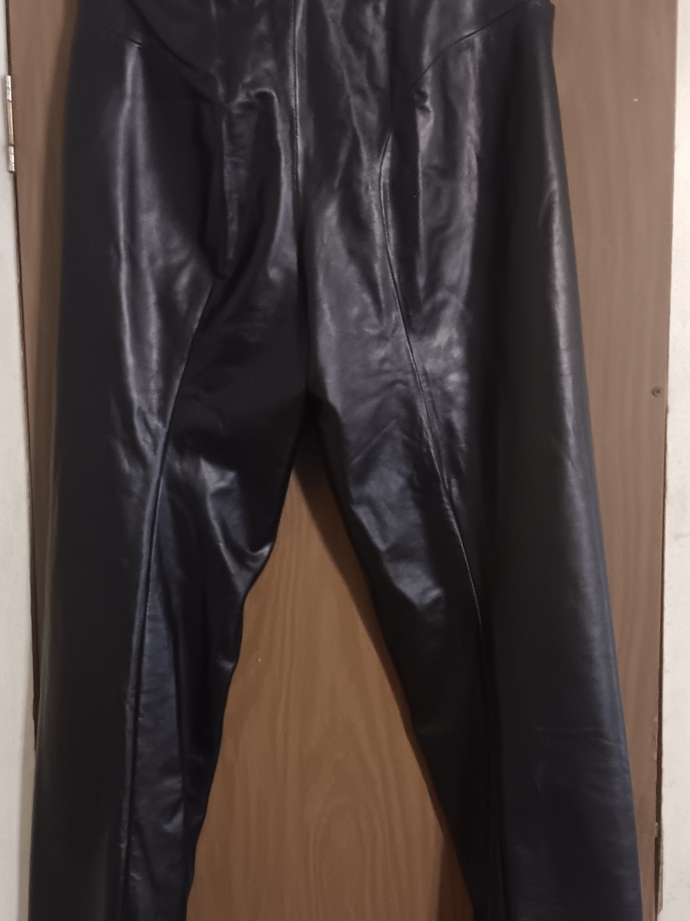 Gucci Black Satin-Lined Leather Pants with Embroidered Label W. 32. L 42 - Picture 5 of 10